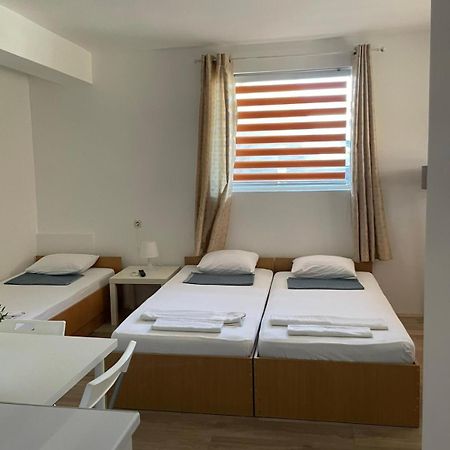 Tiki Apartments เกฟเกลียา ภายนอก รูปภาพ