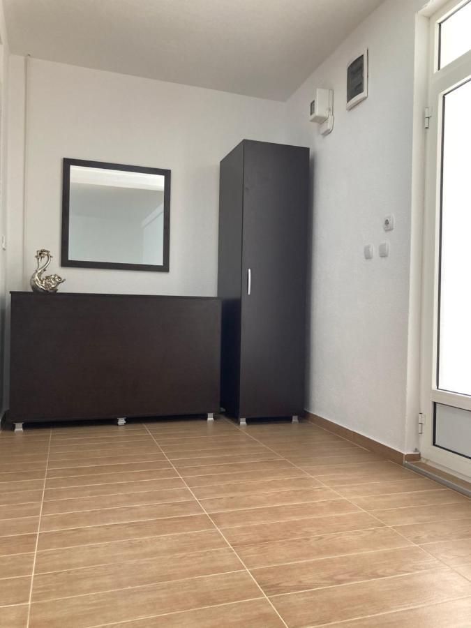 Tiki Apartments เกฟเกลียา ภายนอก รูปภาพ