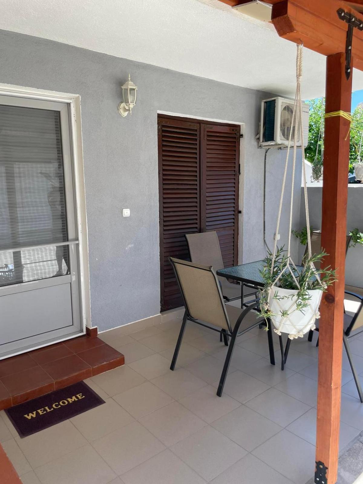 Tiki Apartments เกฟเกลียา ภายนอก รูปภาพ