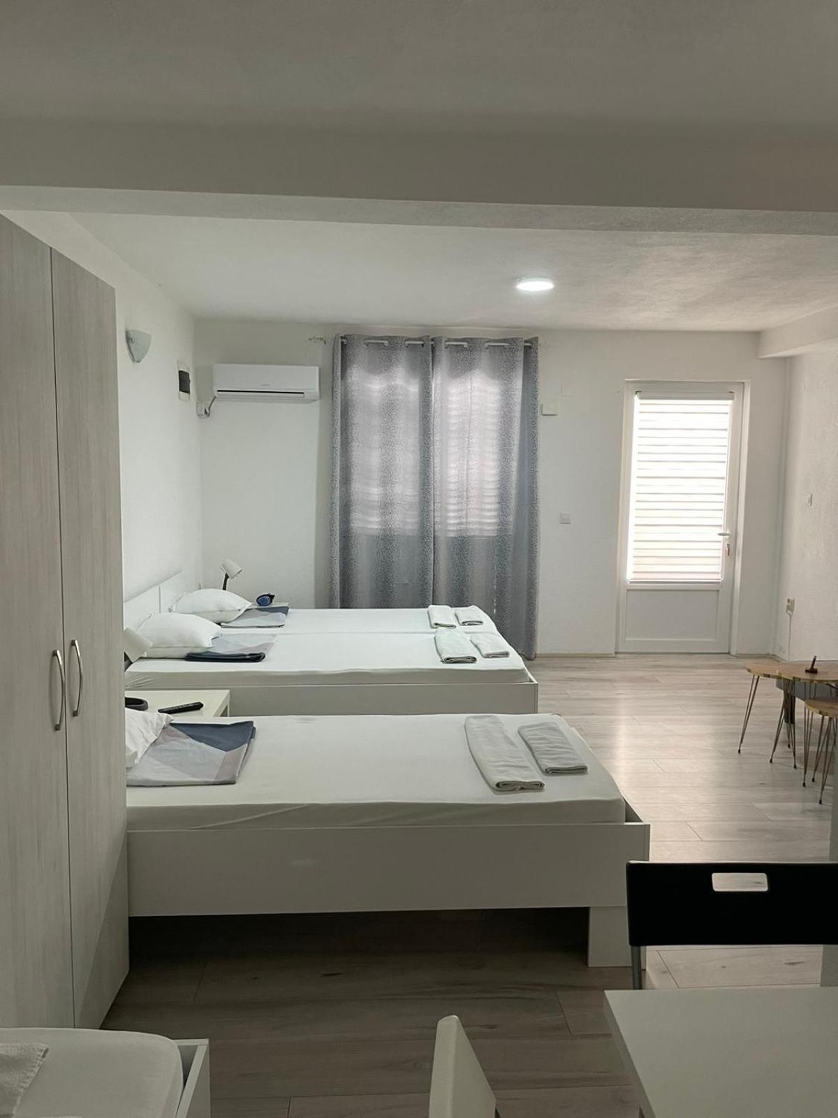 Tiki Apartments เกฟเกลียา ภายนอก รูปภาพ