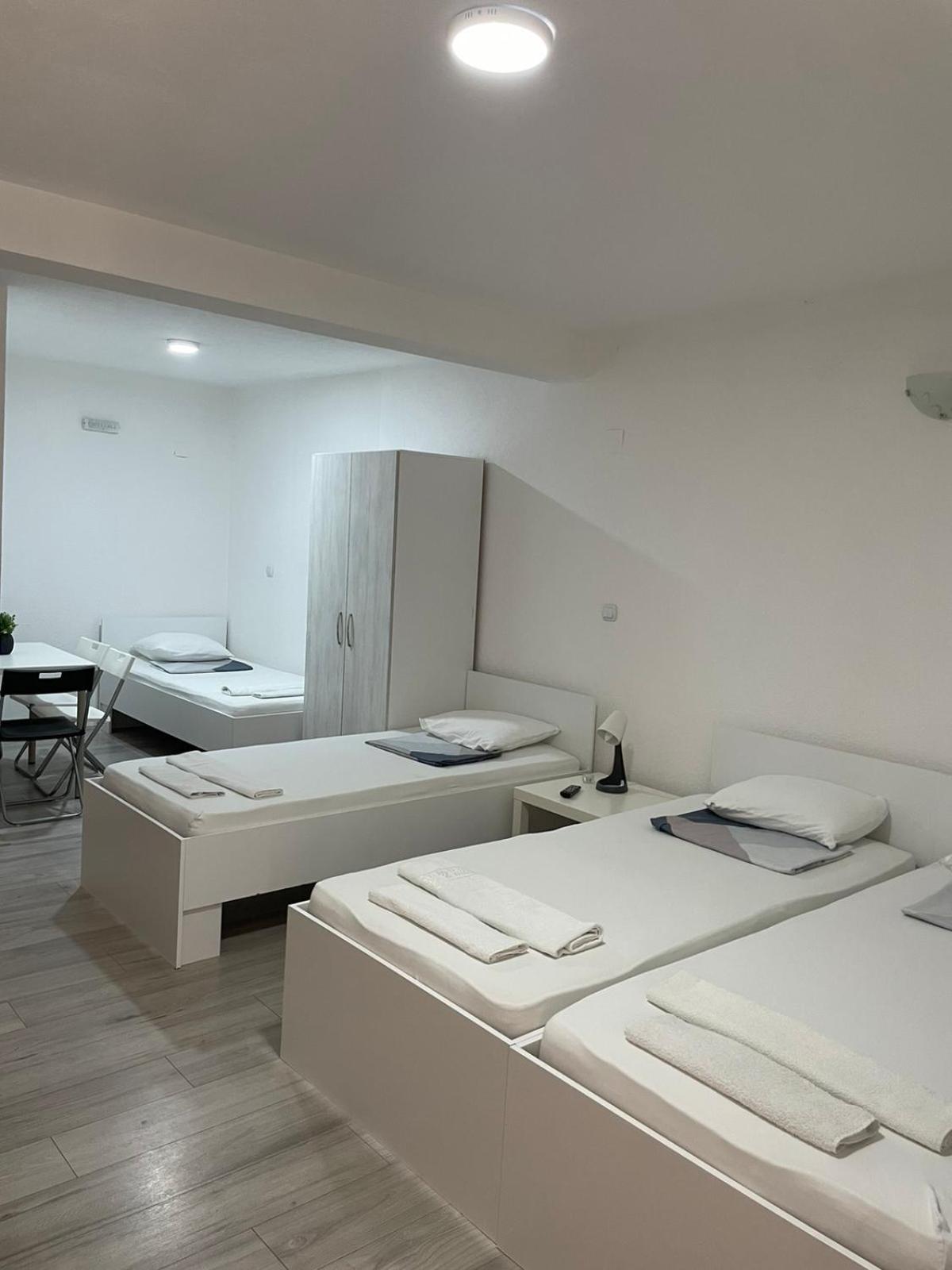 Tiki Apartments เกฟเกลียา ภายนอก รูปภาพ