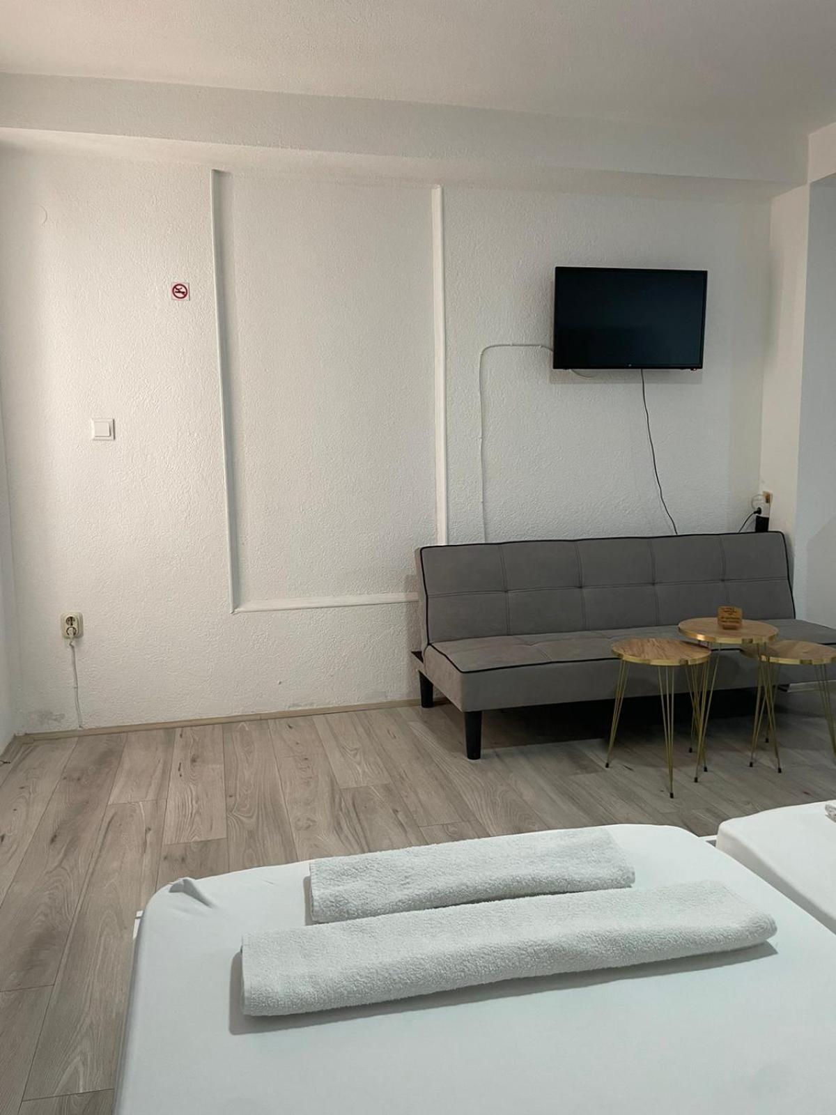 Tiki Apartments เกฟเกลียา ภายนอก รูปภาพ