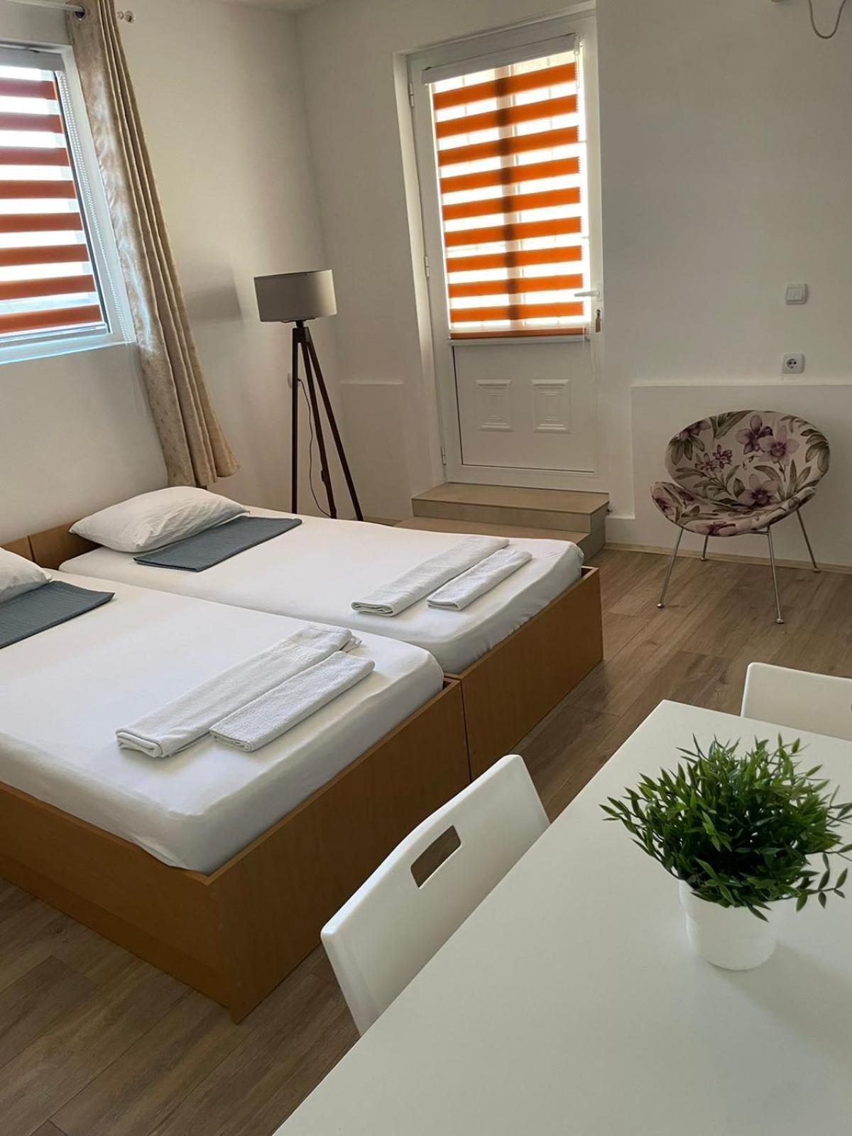Tiki Apartments เกฟเกลียา ภายนอก รูปภาพ