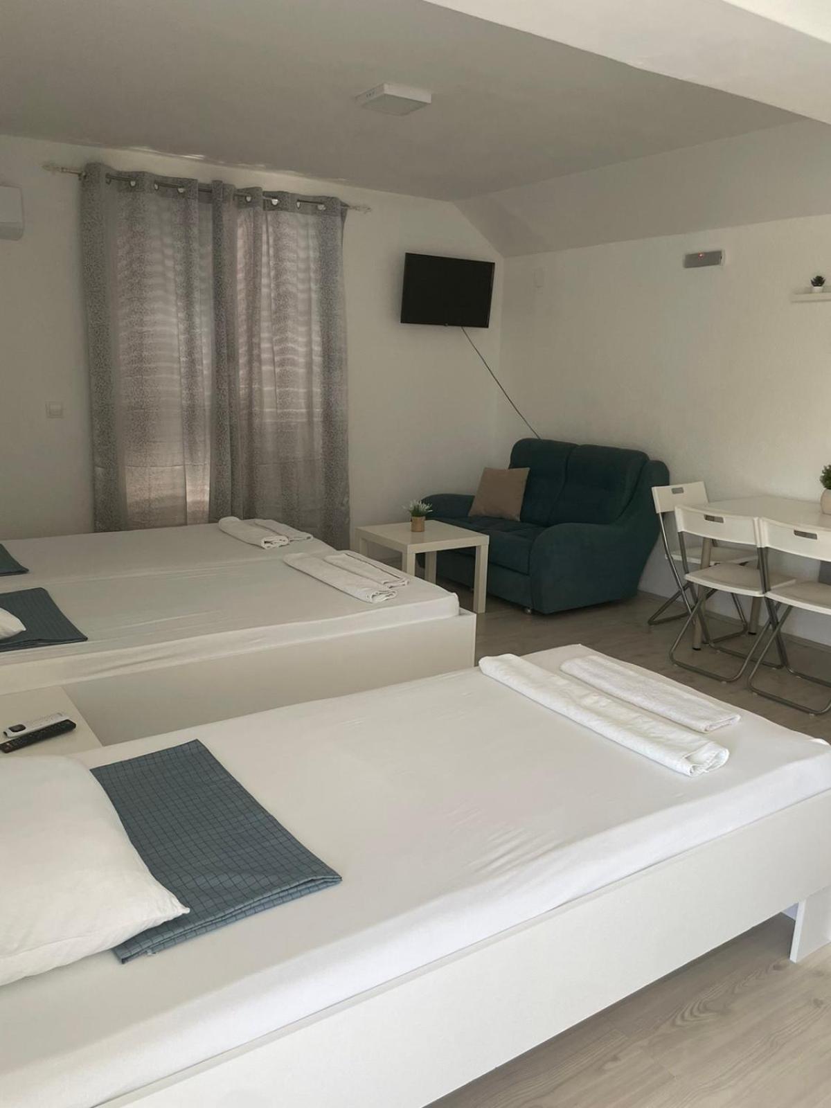 Tiki Apartments เกฟเกลียา ภายนอก รูปภาพ