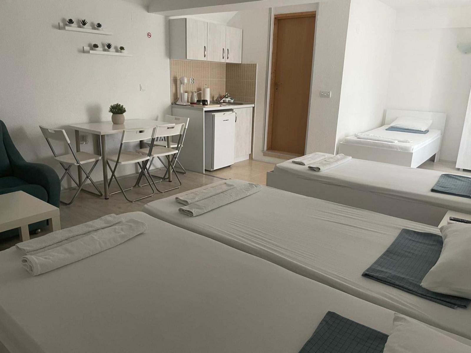 Tiki Apartments เกฟเกลียา ภายนอก รูปภาพ